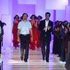 Arjun Rampal walks the ramp for Shahab Durazi at HDIL India Couture Week 2010