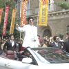 Shah Rukh Khan : King Khan looking cool in white