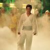 Shahrukh Khan looking Hot | Billu Barber Photo Gallery