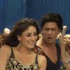 Shahrukh dancing with Kareena | Billu Barber Photo Gallery