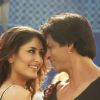 Lovable scene of Kareena and Shahrukh