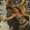 Kareena Kapoor : Shahrukh dancing with Kareena in marjani song