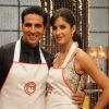 Akshay Kumar : Katrina Kaif along with Akshay Kumar on Master Chef India set