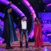 Shweta and Khali with Salman at Finale of Bigg Boss 4