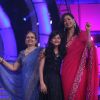 Shweta with her daughter and mother in Finale of Bigg Boss 4