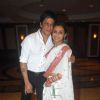 Shahrukh Khan and Rani Mukherjee in Sameer Soni and Neelam's wedding reception