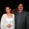 Shatrughan with Sonakshi Sinha at Imran Khan and Avantika Malik Wedding Reception Party at Taj Land