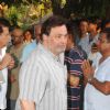Rishi Kapoor at Navin Nischol funeral at Santacruz. .