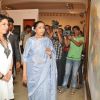 Asha Bhosle inaugration the painting Exbhition artist by Madhuri Bhaduri at Jehangir Art Gallery