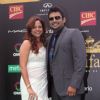 R. Madhavan with wife on IIFA Awards Green carpet