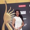 Sonakshi Sinha heats up the IIFA Awards Green carpet