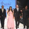 Amrita Rao walks the ramp for Agni Jewellers Show at IIJW 2011