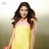 Beautiful Kareena in yellow dress | Kambakkht Ishq Photo Gallery