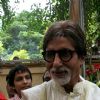 Amitabh Bachchan celebrates his 69th Birthday with media at his office Janak in Mumbai