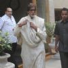 Amitabh Bachchan celebrates his 69th Birthday with media at his office Janak in Mumbai