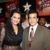 Jeetendra and Sonakshi at Super Star Awards in Yashraj