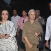 Asha Parekh and Waheeda Rehman pays respect at Dev Anand's prayer meet