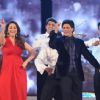 Shah Rukh and Madhuri Dixit perform at 18th Colors Screen Awards