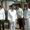 Celebs at Raj Kanwar's funeral meet in Oshiwara on 5th Feb 2012