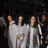 Kareena Kapoor, Babita and Karishma Kapoor at chautha of Mona Kapoor