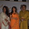 Mitali Sharma, Madhuri Dixit & Bhupinder Singh at Launch of Bhupinder-Mitali-Gulzar's album 'Aksar'