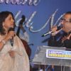 Suresh Wadkar and Kavita Krishnamurthy at Laxmikant Pyarelal night