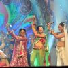 Binny Sharma : Ankita Lokhande, Suhasi Dhami and Binny Sharma Performing At Gold Awards