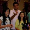 Kritika Kamra, Sharad Kelkar & Ishiita at the celebration of 200 Episode of Kuch Toh Log Kahenge