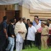 Amitabh Bachchan Visits Rajesh Khanna's Home Aashirwad