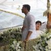 Akshay Kumar with son Aarav at Rajesh Khanna's funeral