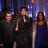 Kareena Kapoor at Lakme Grand Finale Pankaj & Nidhi