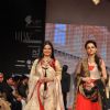Tasneem Sheikh and Muskaan Mihani on ramp at the Beti show by Vikram Phadnis at IIJW 2012