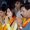 Kareena Kapoor & Madhur Bhandarkar at Siddhivinayak Temple for the Music Launch of the film Heroine