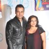 Rohit Roy with wife Manasi at Zee Cine Awards 2013