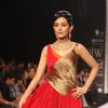 Amrita Rao showstopper for AGNI Jewels at IIJW 2013
