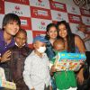 Vivek Oberoi celebrates Diwali with children suffering from cancer