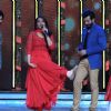 Sonakshi shows her injured foot on Dance India Dance Season 4