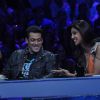 Salman Khan & Shilpa Shety share a joke on Nach Baliye 6
