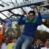 Akshay Kumar sports some pull ups at Dino Morea's DM Fitness Station