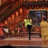 Bipasha Basu teaches some exercise moves on Comedy Nights With Kapil