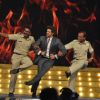 Hrithik Roshan performs with officers from India Police at Umang 2014