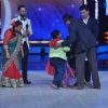 Contestants seek blessings from Amitabh Bachchan