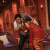 Dadi gives Tusshar a shagun ki pappi on Comedy Nights with Kapil