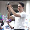 Imran Khan cheers the dancers at the promotions of Rio 2