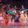 Akshay and Sonakshi Sinha perform on DID Lil Masters Season 3