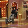 Akshay Kumar arrives on Comedy Nights With Kapil