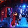 Sidharth Malhotra & Shraddha Kapoor perform at Life OK Awards
