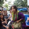 Vidya Balan takes cycle rickshaw ride in Kolkata