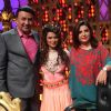 Aashka Goradia with Anu Malik and Farah Khan  on Entertainment Ke Liye Kuch Bhi Karega
