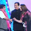 Nitin Ghadkari felicitated by Rana Kapoor and Poonam Dhillon